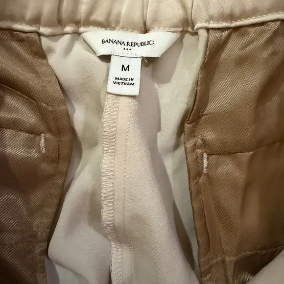 Banana Republic Champagne Satin Pleated Shorts Womens Size M Tailored Dressy - Picture 5 of 11